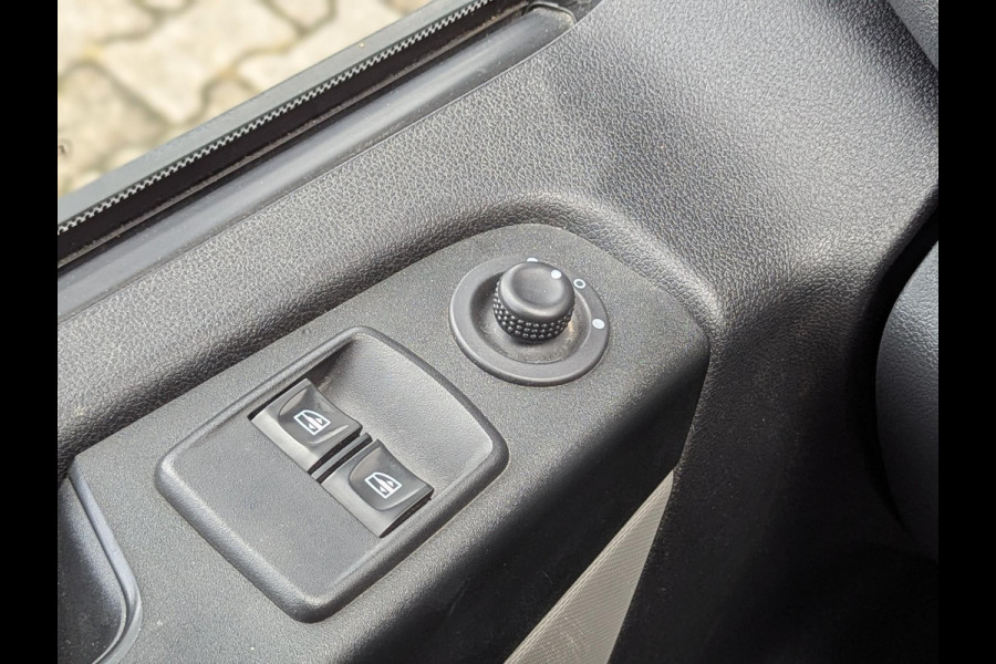 Renault Trafic DCi 120PK L2H1 CRUISE AIRCO EURO 6 2000KG TREKHAAK 3 ZITPLAATSEN