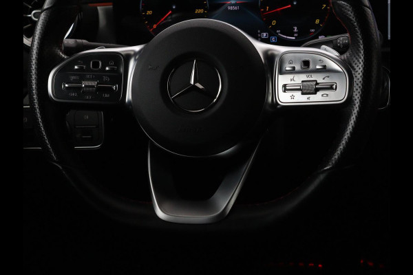 Mercedes-Benz A-Klasse 200 Business Solution AMG | Panoramadak | Stoelverwarming | Matrix LED | Carplay | Memory | Trekhaak | Leder/Alcantara | Widescreen | Navigatie