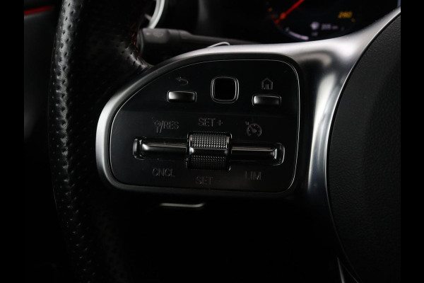 Mercedes-Benz A-Klasse 200 Business Solution AMG | Panoramadak | Stoelverwarming | Matrix LED | Carplay | Memory | Trekhaak | Leder/Alcantara | Widescreen | Navigatie