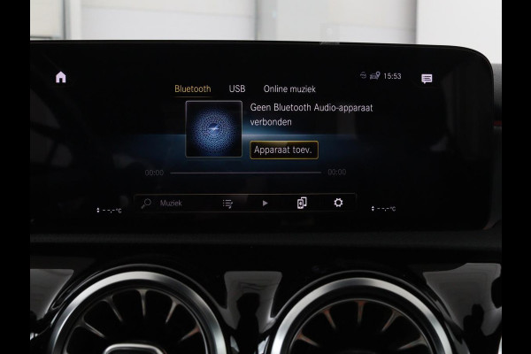 Mercedes-Benz A-Klasse 200 Business Solution AMG | Panoramadak | Stoelverwarming | Matrix LED | Carplay | Memory | Trekhaak | Leder/Alcantara | Widescreen | Navigatie