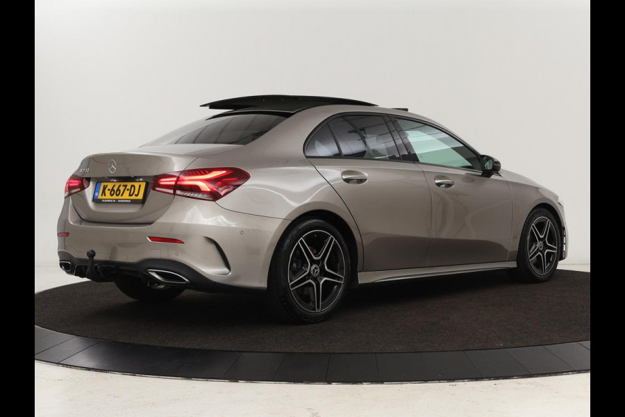 Mercedes-Benz A-Klasse 200 Business Solution AMG | Panoramadak | Stoelverwarming | Matrix LED | Carplay | Memory | Trekhaak | Leder/Alcantara | Widescreen | Navigatie