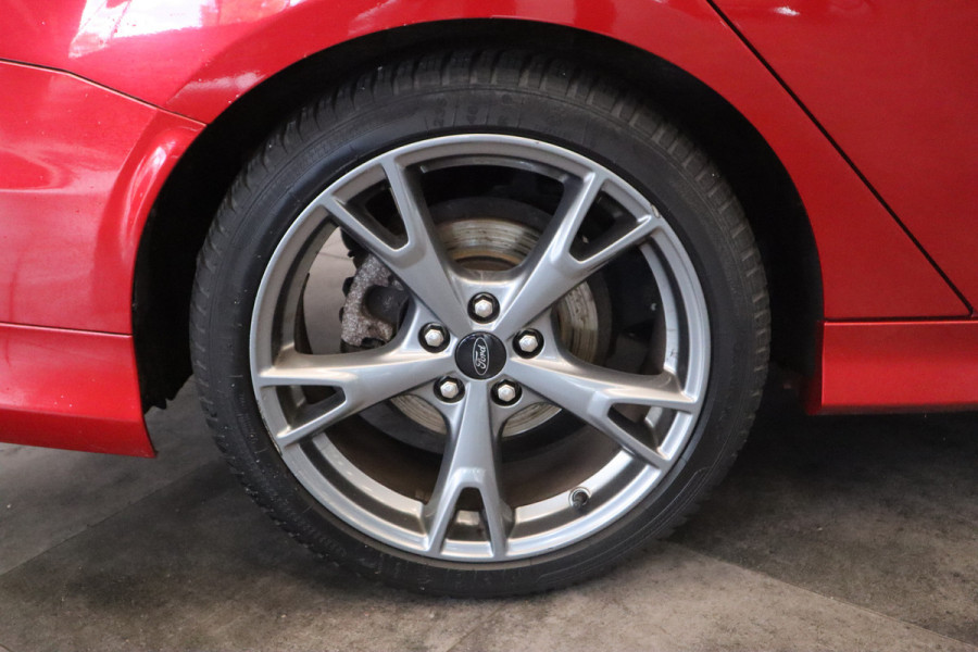 Ford FOCUS Wagon 1.5 ST-Line Navigatie CruiseControl Trekhaak NAP