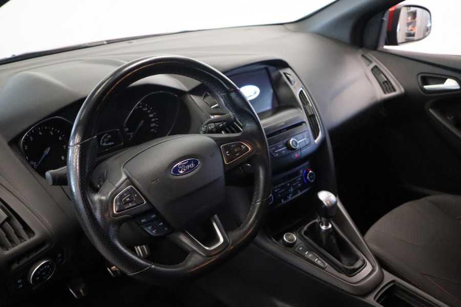 Ford FOCUS Wagon 1.5 ST-Line Navigatie CruiseControl Trekhaak NAP