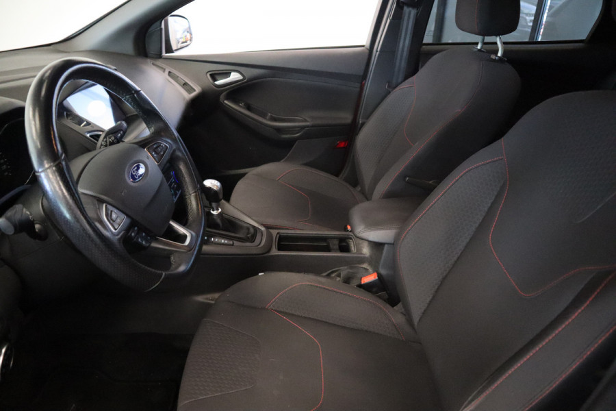 Ford FOCUS Wagon 1.5 ST-Line Navigatie CruiseControl Trekhaak NAP