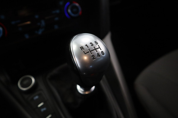 Ford FOCUS Wagon 1.5 ST-Line Navigatie CruiseControl Trekhaak NAP