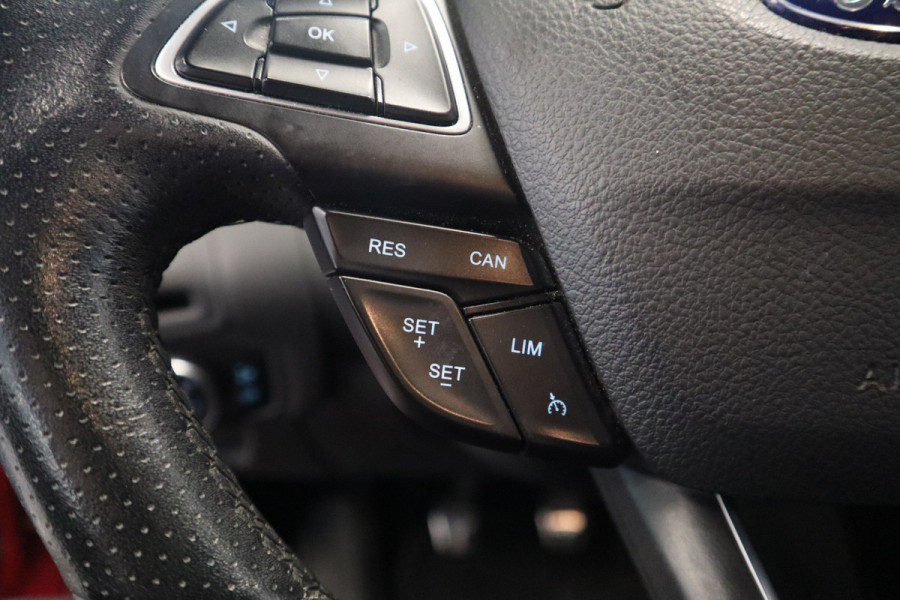 Ford FOCUS Wagon 1.5 ST-Line Navigatie CruiseControl Trekhaak NAP
