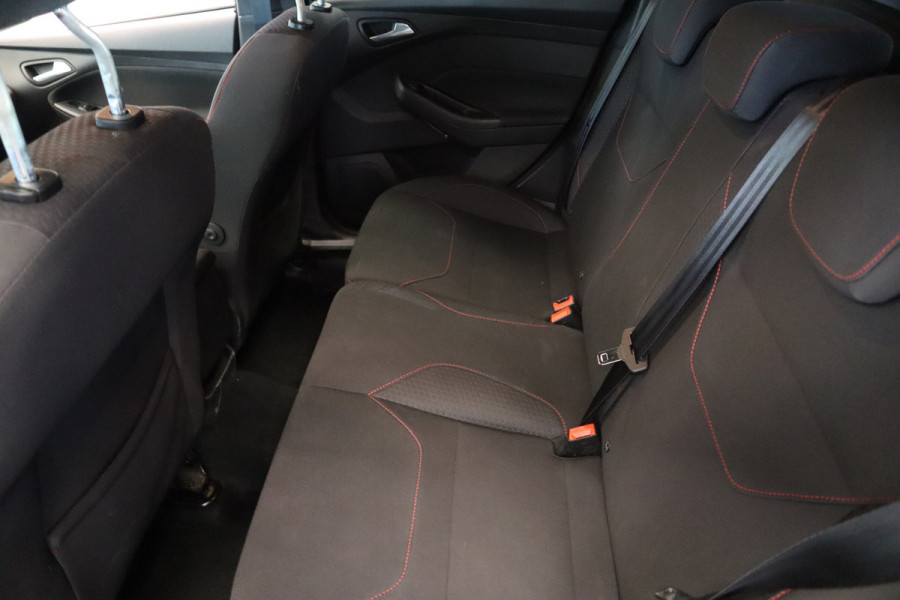 Ford FOCUS Wagon 1.5 ST-Line Navigatie CruiseControl Trekhaak NAP