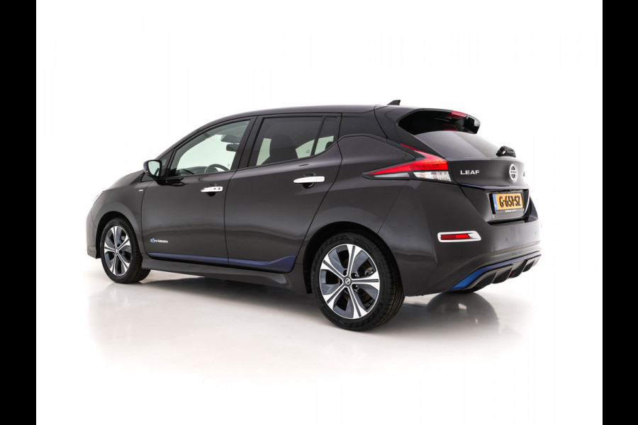 Nissan Leaf Tekna 40 kWh (INCL-BTW) Aut. *LEATHER-FABRIC | FULL-LED | BOSE-SURROUND | ADAPTIVE-CRUISE | TOP-VIEW | KEYLESS | NAVI-FULLMAP | BLINDSPOT | DAB+ | PDC | HEATED-COMFORT-SEATS | TOWBAR | DIGI-COCKPIT | 17"A