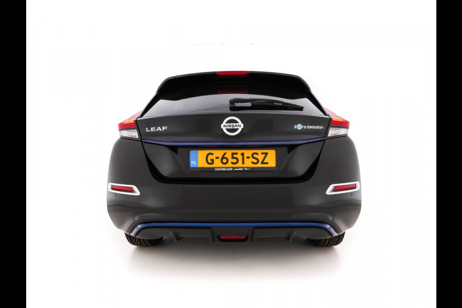 Nissan Leaf Tekna 40 kWh (INCL-BTW) Aut. *LEATHER-FABRIC | FULL-LED | BOSE-SURROUND | ADAPTIVE-CRUISE | TOP-VIEW | KEYLESS | NAVI-FULLMAP | BLINDSPOT | DAB+ | PDC | HEATED-COMFORT-SEATS | TOWBAR | DIGI-COCKPIT | 17"A