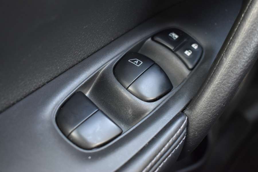 Nissan X-Trail 1.3 DIG-T N-Connecta Automaat / Keyless / Navigatie / Cruise / 18" LM  / Panoramadak / Trekhaak
