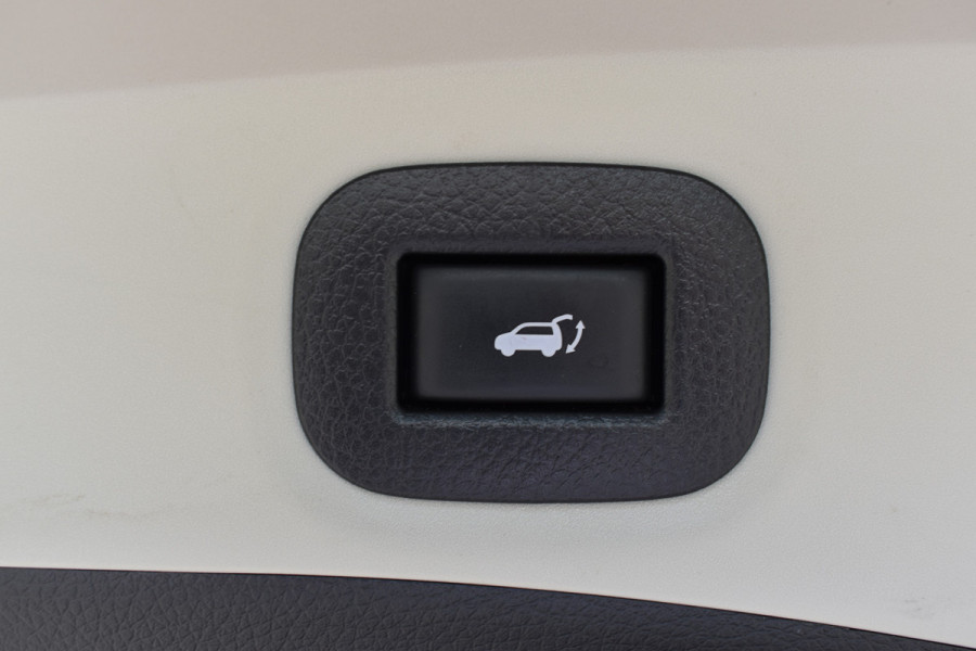 Nissan X-Trail 1.3 DIG-T N-Connecta Automaat / Keyless / Navigatie / Cruise / 18" LM  / Panoramadak / Trekhaak