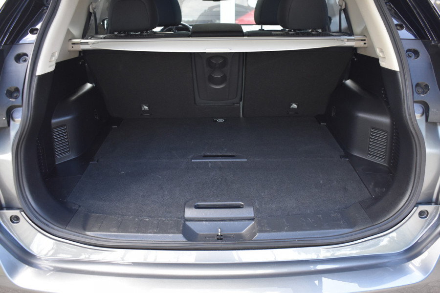 Nissan X-Trail 1.3 DIG-T N-Connecta Automaat / Keyless / Navigatie / Cruise / 18" LM  / Panoramadak / Trekhaak
