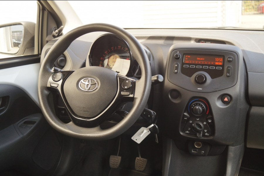 Toyota Aygo 1.0 VVT-i X-Fun -AIRCO-LED-