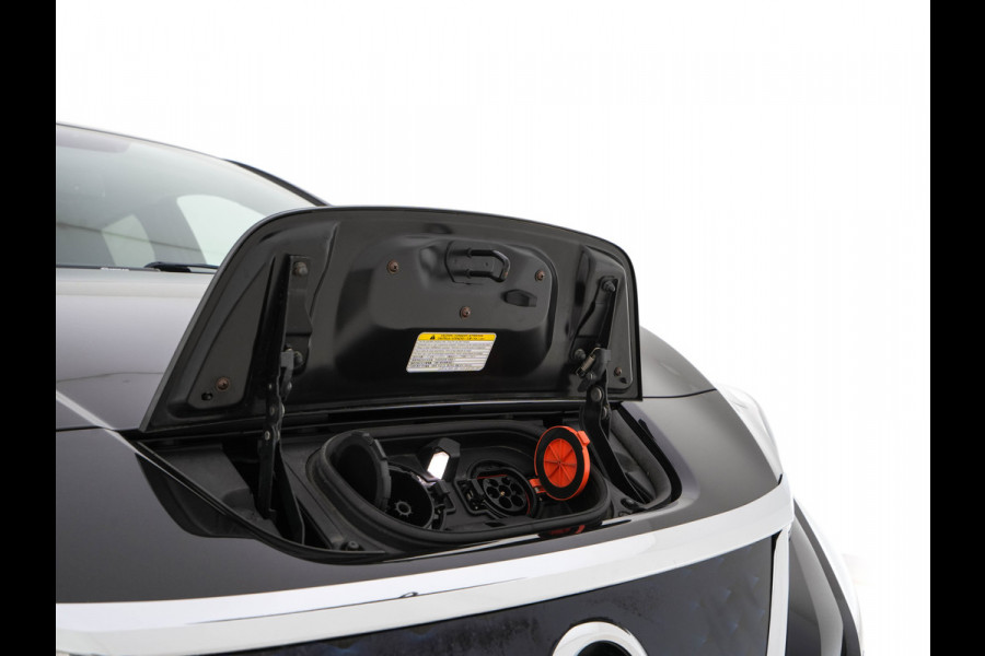 Nissan Leaf Tekna 40 kWh (INCL-BTW) Aut. *LEATHER-FABRIC | FULL-LED | BOSE-SURROUND | ADAPTIVE-CRUISE | TOP-VIEW | KEYLESS | NAVI-FULLMAP | BLINDSPOT | DAB+ | PDC | HEATED-COMFORT-SEATS | TOWBAR | DIGI-COCKPIT | 17"A