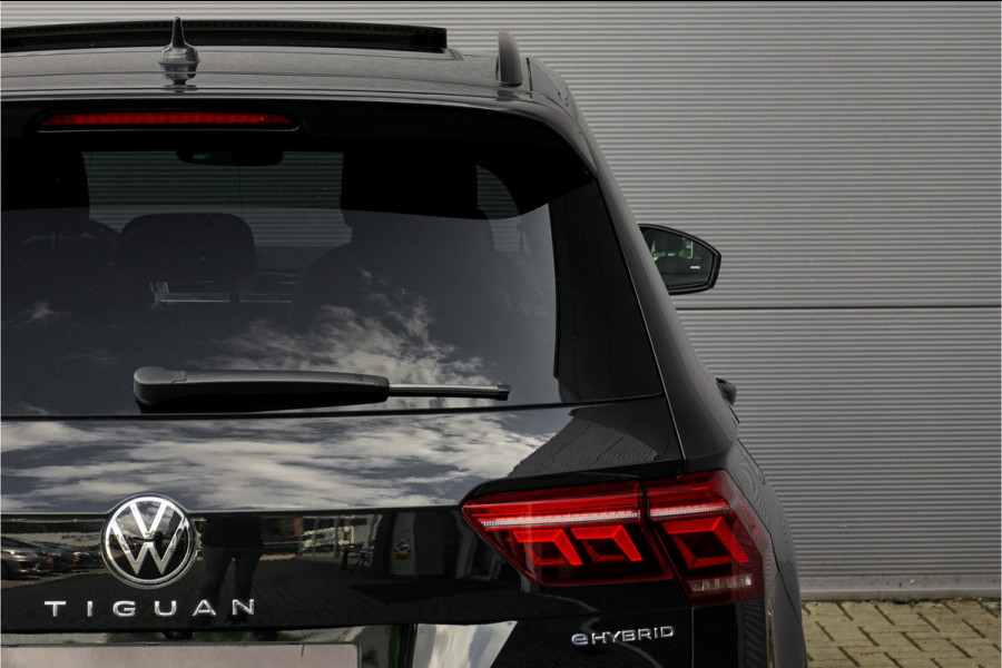 Volkswagen Tiguan 1.4 TSI eHybrid R-Line Pano Leder Black Style 360° Trekhaak