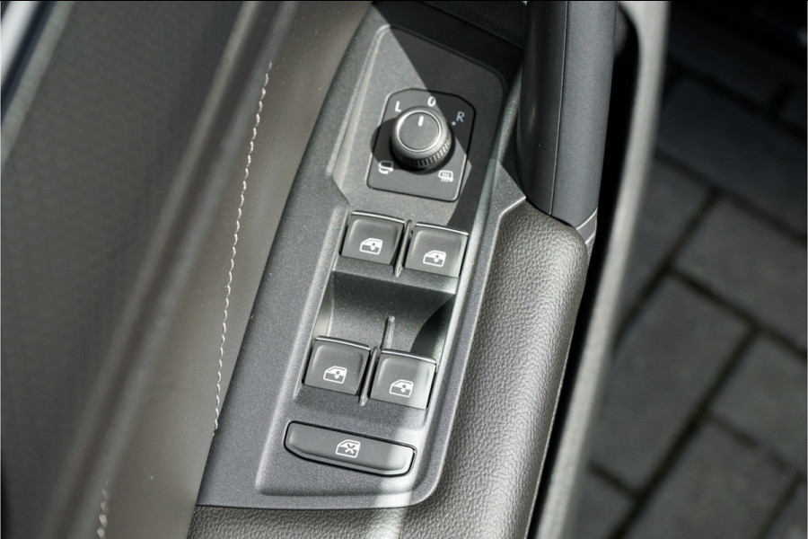 Volkswagen Tiguan 1.4 TSI eHybrid R-Line Pano Leder Black Style 360° Trekhaak