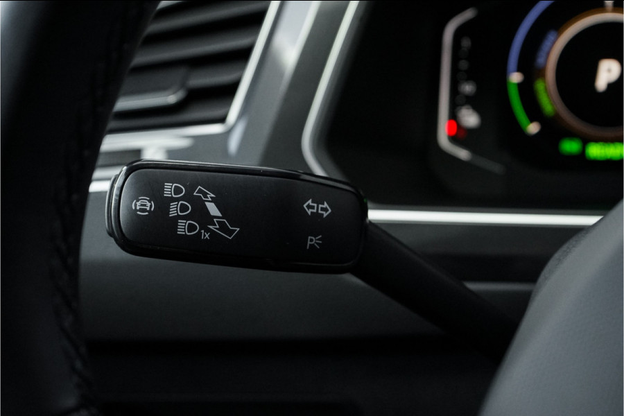 Volkswagen Tiguan 1.4 TSI eHybrid R-Line Pano Leder Black Style 360° Trekhaak