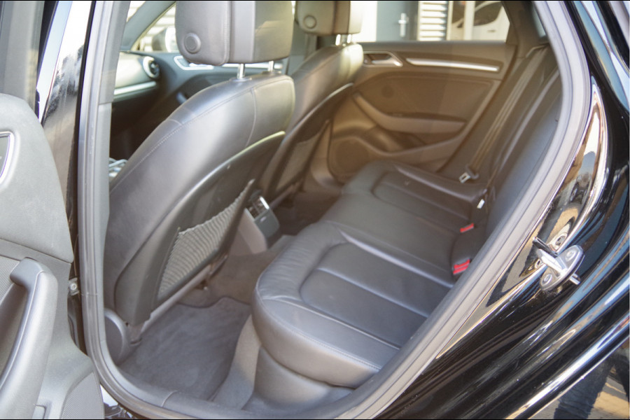 Audi A3 Limousine 40 TFSI 2.0 quattro Design AUT. LED, PANODAK, LEDER, CARPLAY, CRUISE, CLIMA, STOELVERWARMING