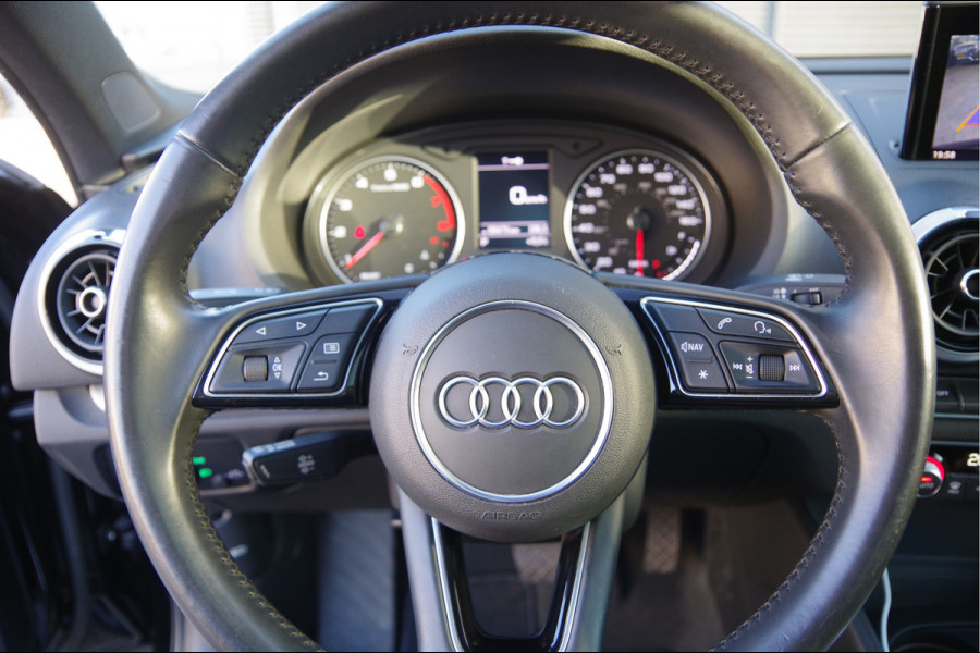 Audi A3 Limousine 40 TFSI 2.0 quattro Design AUT. LED, PANODAK, LEDER, CARPLAY, CRUISE, CLIMA, STOELVERWARMING