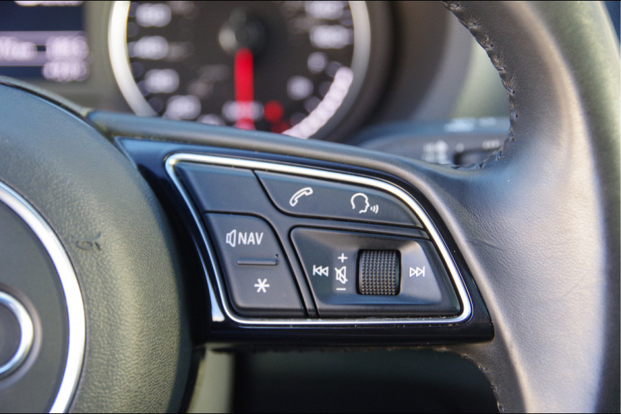 Audi A3 Limousine 40 TFSI 2.0 quattro Design AUT. LED, PANODAK, LEDER, CARPLAY, CRUISE, CLIMA, STOELVERWARMING