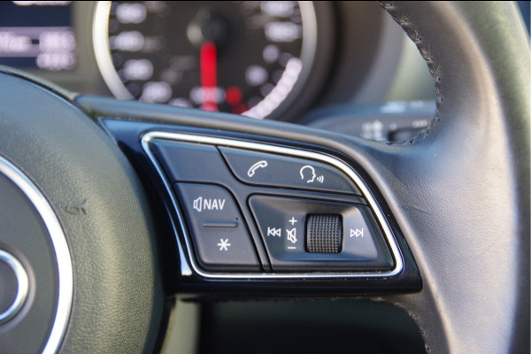 Audi A3 Limousine 40 TFSI 2.0 quattro Design AUT. LED, PANODAK, LEDER, CARPLAY, CRUISE, CLIMA, STOELVERWARMING