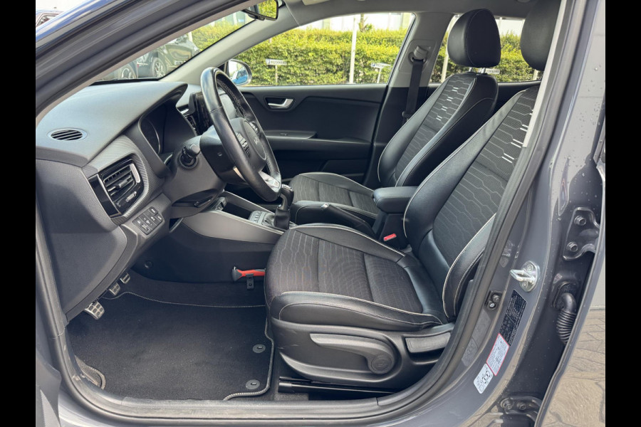 Kia Stonic 1.0 T-GDi MHEV GT-Line | 1e Eigenaar | Nederlandse Dealer onderhouden auto | Trekhaak | Apple Carplay