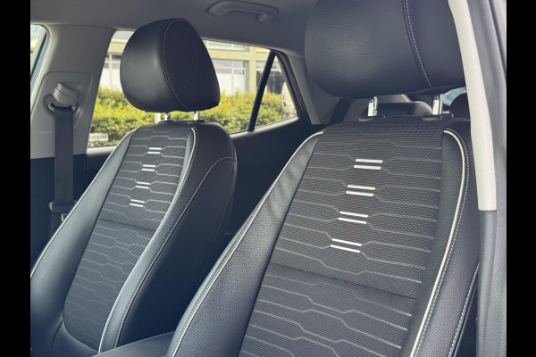 Kia Stonic 1.0 T-GDi MHEV GT-Line | 1e Eigenaar | Nederlandse Dealer onderhouden auto | Trekhaak | Apple Carplay