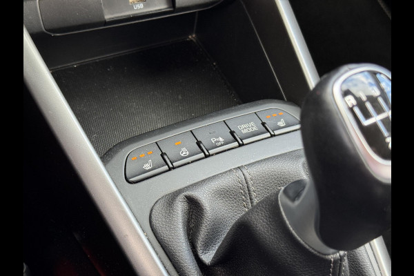 Kia Stonic 1.0 T-GDi MHEV GT-Line | 1e Eigenaar | Nederlandse Dealer onderhouden auto | Trekhaak | Apple Carplay