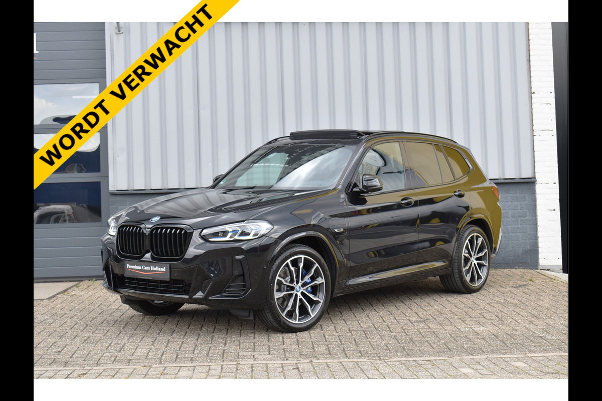 BMW X3 xDrive30e M-Sport 292 Pk Pano Trekhaak Shadow Line Navi Camera Laser 20 Inch BMW X3 xDrive30e M-Sport 292 Pk Pano Trekhaak Shadow Line Navi Camera Laser 20 Inch