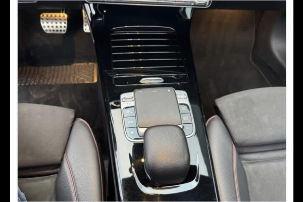 Mercedes-Benz A-Klasse 180 AMG-NIGHT PAKKET/PANO/SFEER/WIDESCREEN/58900KM!