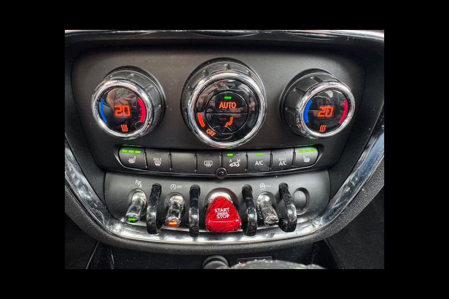 MINI Clubman 2.0 Cooper S Chili Serious Business Automaat Airco/ECC,Navigatie,Leder,Panoramadak