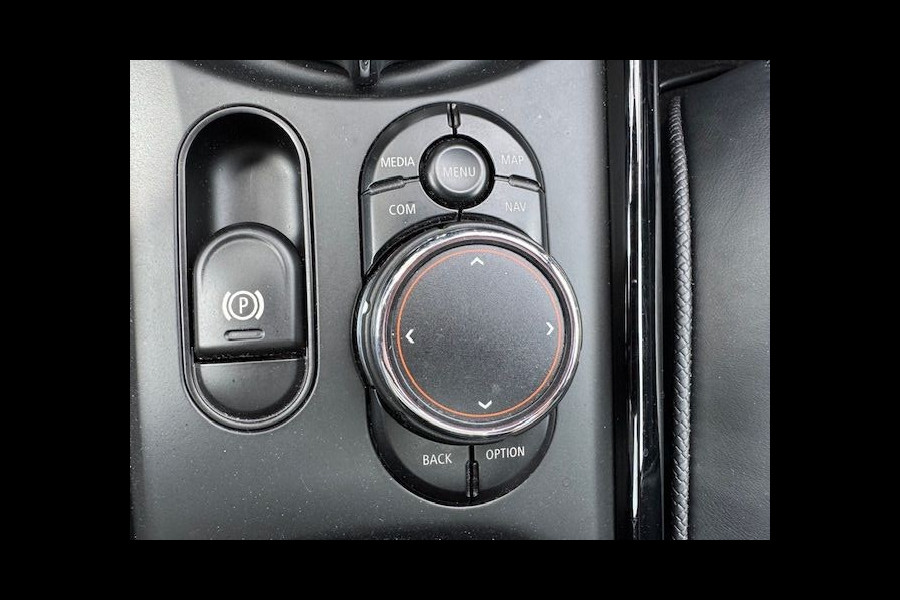 MINI Clubman 2.0 Cooper S Chili Serious Business Automaat Airco/ECC,Navigatie,Leder,Panoramadak