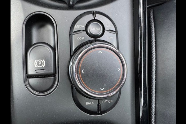 MINI Clubman 2.0 Cooper S Chili Serious Business Automaat Airco/ECC,Navigatie,Leder,Panoramadak