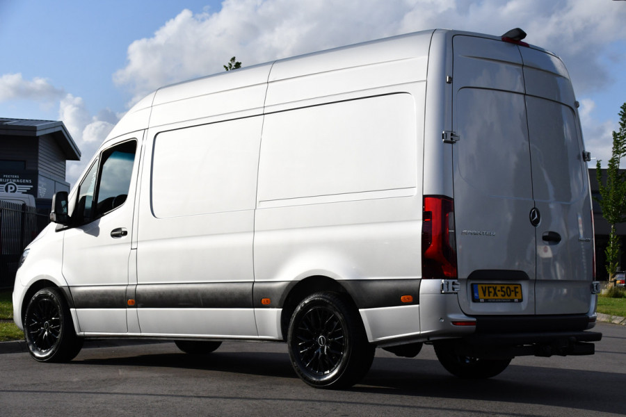 Mercedes-Benz Sprinter 319 3.0 CDI L2H2 PB Edition Camera, Cruise, Carplay, 3500kg Trekhaak, 10,5'' Mbux, LED, Stoelverwarming, 360 Sensoren, Uniek!