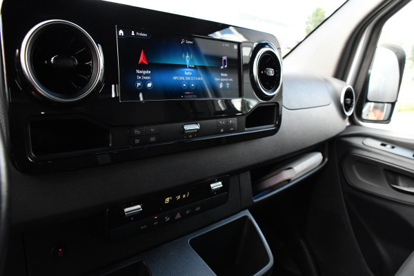 Mercedes-Benz Sprinter 319 3.0 CDI L2H2 PB Edition Camera, Cruise, Carplay, 3500kg Trekhaak, 10,5'' Mbux, LED, Stoelverwarming, 360 Sensoren, Uniek!