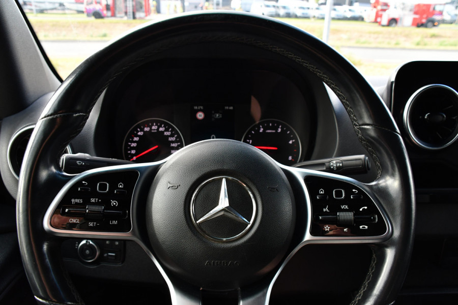 Mercedes-Benz Sprinter 319 3.0 CDI L2H2 PB Edition Camera, Cruise, Carplay, 3500kg Trekhaak, 10,5'' Mbux, LED, Stoelverwarming, 360 Sensoren, Uniek!