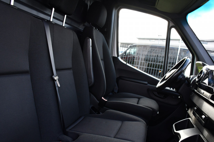 Mercedes-Benz Sprinter 319 3.0 CDI L2H2 PB Edition Camera, Cruise, Carplay, 3500kg Trekhaak, 10,5'' Mbux, LED, Stoelverwarming, 360 Sensoren, Uniek!