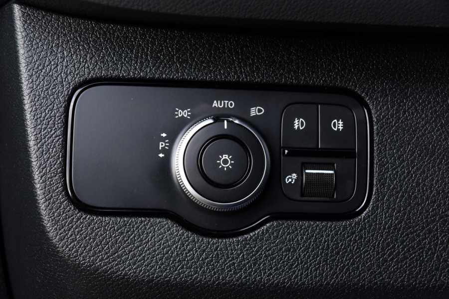 Mercedes-Benz Sprinter 319 3.0 CDI L2H2 PB Edition Camera, Cruise, Carplay, 3500kg Trekhaak, 10,5'' Mbux, LED, Stoelverwarming, 360 Sensoren, Uniek!