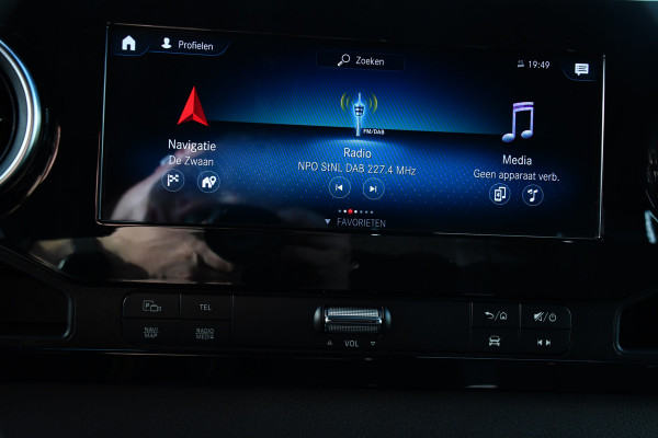 Mercedes-Benz Sprinter 319 3.0 CDI L2H2 PB Edition Camera, Cruise, Carplay, 3500kg Trekhaak, 10,5'' Mbux, LED, Stoelverwarming, 360 Sensoren, Uniek!