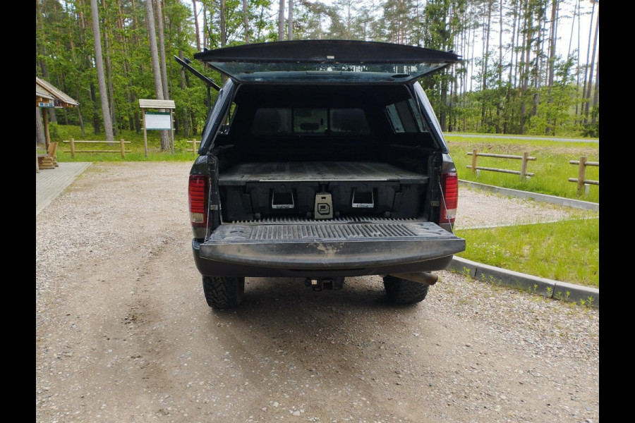 Dodge Ram 2500 Power Wagon 6,4 V8 4x4 Crew Cab LPG onderbouw