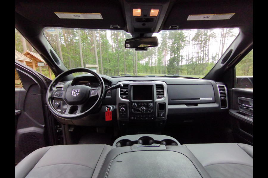 Dodge Ram 2500 Power Wagon 6,4 V8 4x4 Crew Cab LPG onderbouw