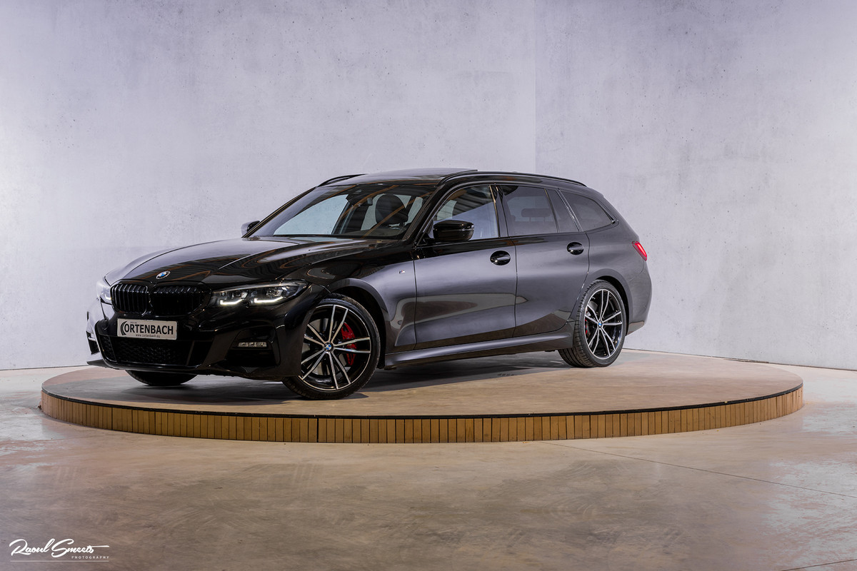 BMW 3 Serie Touring 330i High Executive Edition | M sport Individual | Panorama dak | Cruise Control | Apple carplay | 19 inch | airco separ BMW 3 Serie Touring 330i High Executive Edition | M sport Individual | Panorama dak | Cruise Control | Apple carplay | 19 inch | airco separ