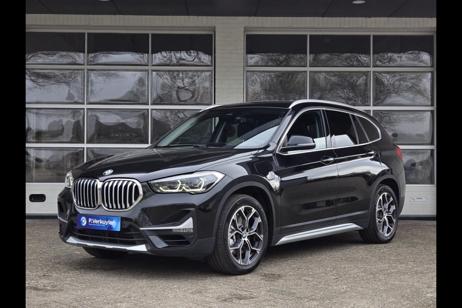 BMW X1 xDrive25e X Line | SPORTSTOELEN | NAVIGATIE PLUS | CAMERA | TREKHAAK | STOELVERWARMING | HEAD UP |