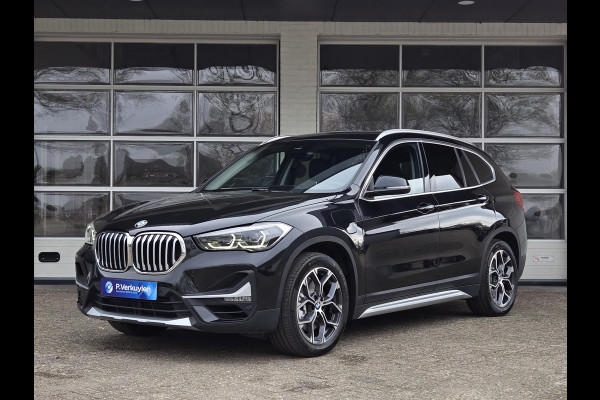 BMW X1 xDrive25e X Line | SPORTSTOELEN | NAVIGATIE PLUS | CAMERA | TREKHAAK | STOELVERWARMING | HEAD UP |