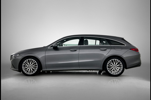 Mercedes-Benz CLA-Klasse Shooting Brake 200 Business Luxury | Lichtmetalen velgen | MBUX wide screen | Navigatie | Parkings support met camera achter | Inclusief 24 maanden Mercedes-Benz Certified garantie voor Europa.