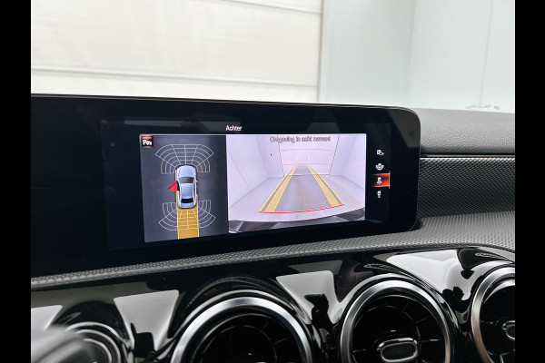 Mercedes-Benz A-Klasse 250 e Premium Plus | 5 spaaks lichtmetalen velgen | MBUX wide screen | Navigatie | Parking support | Camera achter | Inclusief 24 maanden Mercedes-Benz Certified garantie voor Europa.