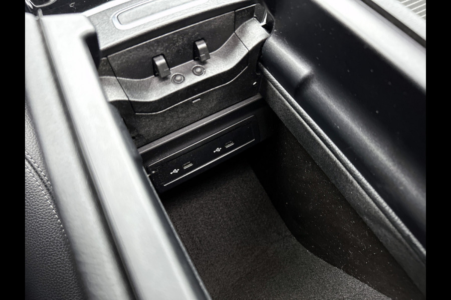 Mercedes-Benz A-Klasse 250 e Premium Plus | 5 spaaks lichtmetalen velgen | MBUX wide screen | Navigatie | Parking support | Camera achter | Inclusief 24 maanden Mercedes-Benz Certified garantie voor Europa.