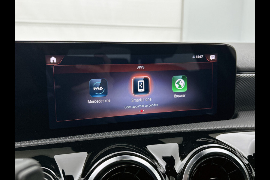 Mercedes-Benz A-Klasse 250 e Premium Plus | 5 spaaks lichtmetalen velgen | MBUX wide screen | Navigatie | Parking support | Camera achter | Inclusief 24 maanden Mercedes-Benz Certified garantie voor Europa.