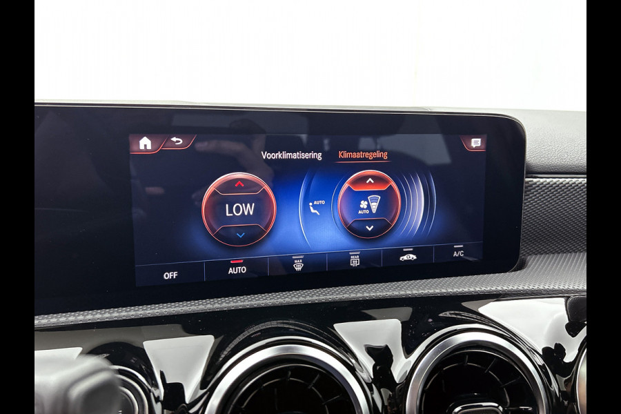 Mercedes-Benz A-Klasse 250 e Premium Plus | 5 spaaks lichtmetalen velgen | MBUX wide screen | Navigatie | Parking support | Camera achter | Inclusief 24 maanden Mercedes-Benz Certified garantie voor Europa.
