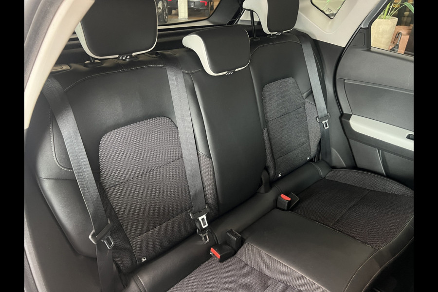 Renault Captur 1.3 TCe 130 Intens | Groot Navi | Bose | Stoelverwarming | Camera | Led | PDC | 17" | Volledig onderhouden!